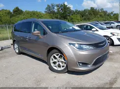 2C4RC1EG7HR652738 2017 CHRYSLER PACIFICA