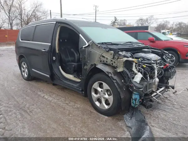 2C4RC1EG7HR653629 2017 CHRYSLER PACIFICA - Image 1