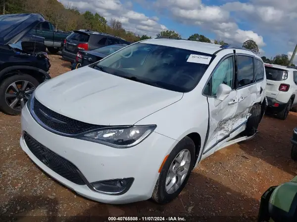 2C4RC1EG7HR668907 2017 CHRYSLER PACIFICA - Image 2