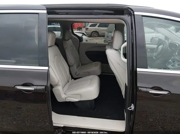 2C4RC1EG7HR684086 2017 CHRYSLER PACIFICA - Image 8