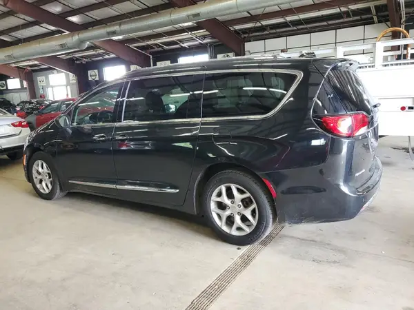 2C4RC1EG7HR684427 2017 CHRYSLER PACIFICA - Image 2