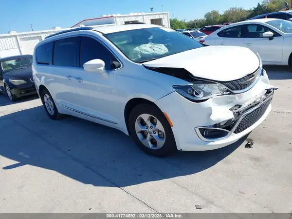 2C4RC1EG7HR703803 2017 CHRYSLER PACIFICA - Image 1