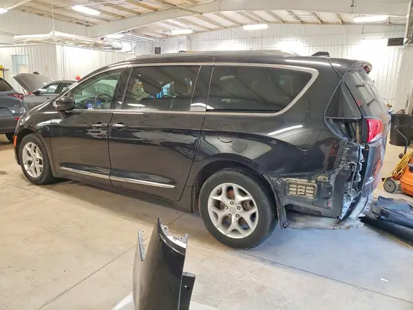 2C4RC1EG7HR756842 2017 CHRYSLER PACIFICA - Image 2