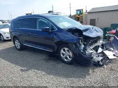 2C4RC1EG7HR757585 2017 CHRYSLER PACIFICA