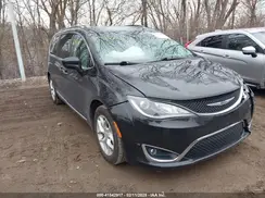 2C4RC1EG7HR763788 2017 CHRYSLER PACIFICA