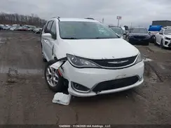 2C4RC1EG7HR781935 2017 CHRYSLER PACIFICA