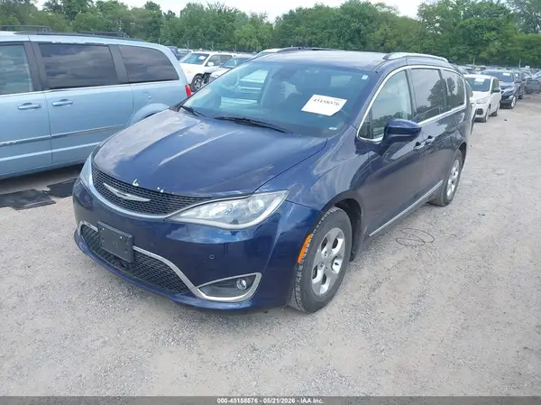 2C4RC1EG7HR811192 2017 CHRYSLER PACIFICA - Image 2