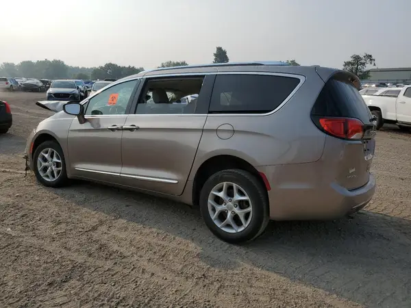 2C4RC1EG7HR836710 2017 CHRYSLER PACIFICA - Image 2