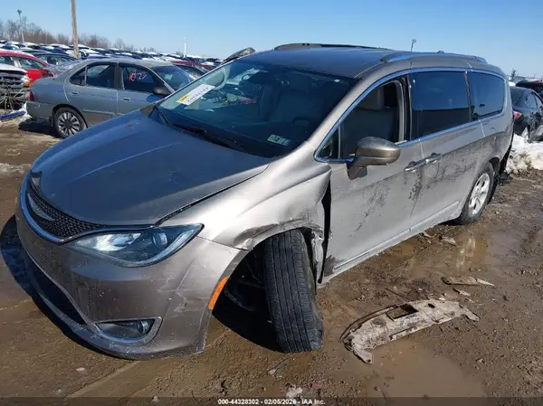 2C4RC1EG7HR839414 2017 CHRYSLER PACIFICA - Image 2