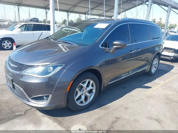 2C4RC1EG7HR850901 2017 CHRYSLER PACIFICA - Image 2