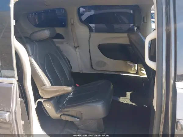 2C4RC1EG7HR850901 2017 CHRYSLER PACIFICA - Image 8