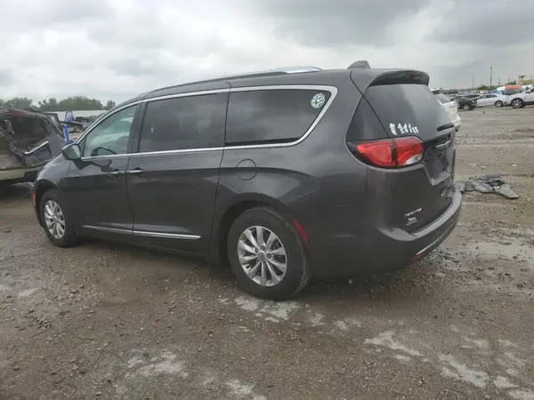 2C4RC1EG7JR113929 2018 CHRYSLER PACIFICA - Image 2