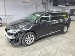 2C4RC1EG7JR116586 2018 CHRYSLER PACIFICA