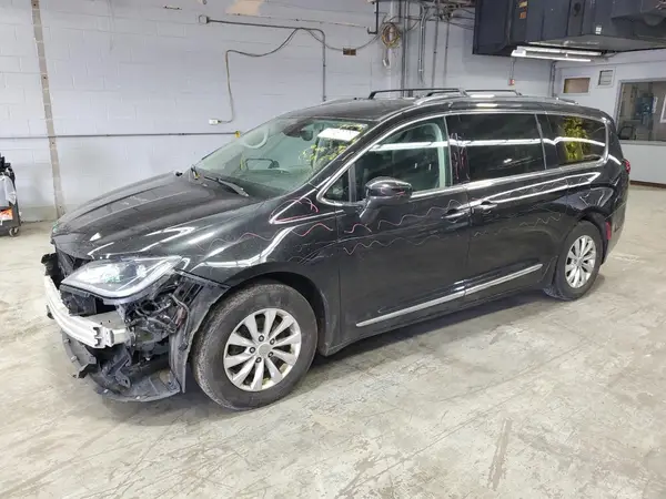 2C4RC1EG7JR116586 2018 CHRYSLER PACIFICA - Image 1