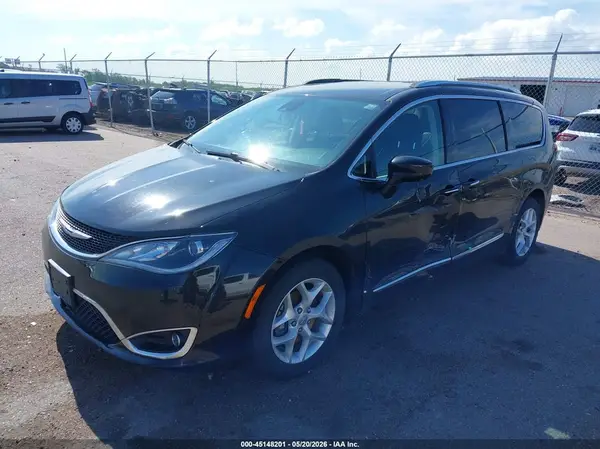 2C4RC1EG7JR126163 2018 CHRYSLER PACIFICA - Image 2