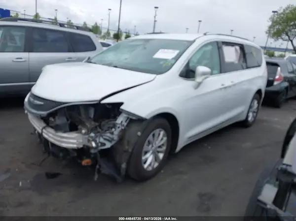 2C4RC1EG7JR144419 2018 CHRYSLER PACIFICA - Image 2