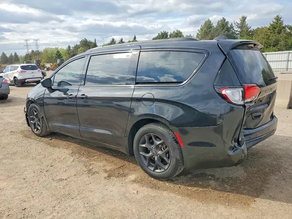 2C4RC1EG7JR168218 2018 CHRYSLER PACIFICA - Image 2