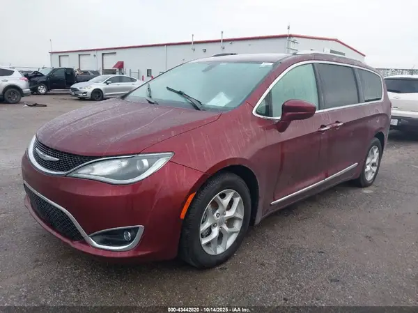 2C4RC1EG7JR168297 2018 CHRYSLER PACIFICA - Image 2