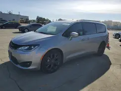 2C4RC1EG7JR198268 2018 CHRYSLER PACIFICA