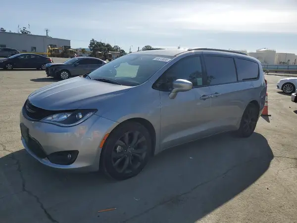 2C4RC1EG7JR198268 2018 CHRYSLER PACIFICA - Image 1