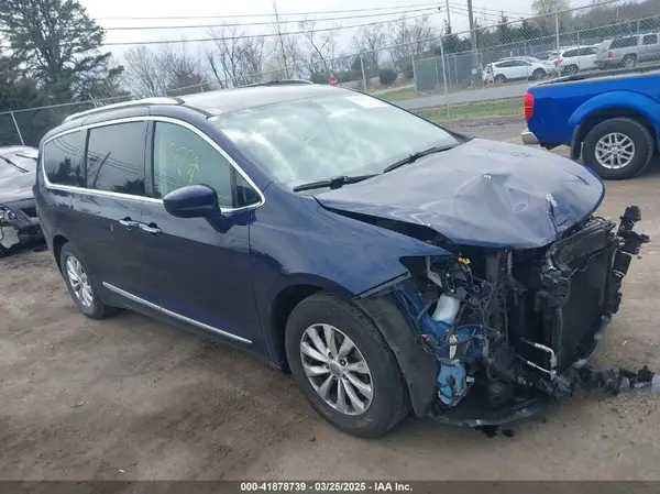 2C4RC1EG7JR258033 2018 CHRYSLER PACIFICA - Image 1