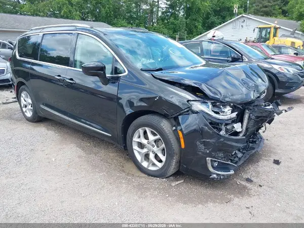 2C4RC1EG7JR271154 2018 CHRYSLER PACIFICA - Image 1