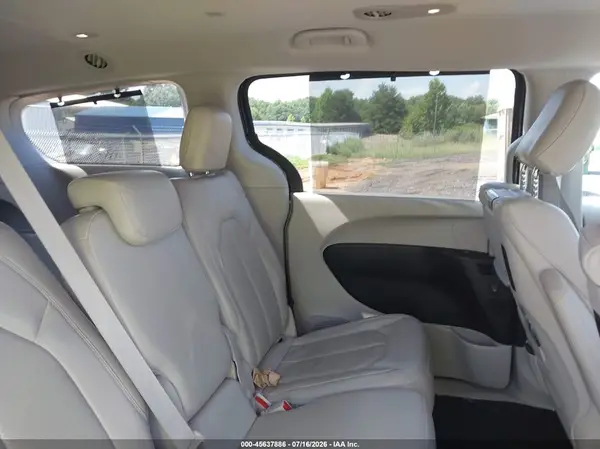 2C4RC1EG7JR293090 2018 CHRYSLER PACIFICA - Image 8