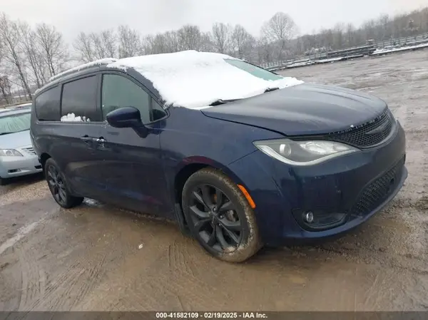 2C4RC1EG7JR322135 2018 CHRYSLER PACIFICA - Image 1