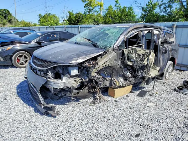 2C4RC1EG7JR350646 2018 CHRYSLER PACIFICA - Image 1
