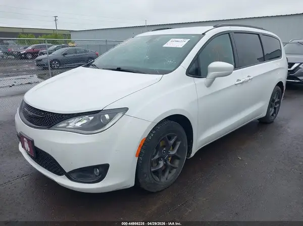 2C4RC1EG7JR351635 2018 CHRYSLER PACIFICA - Image 2