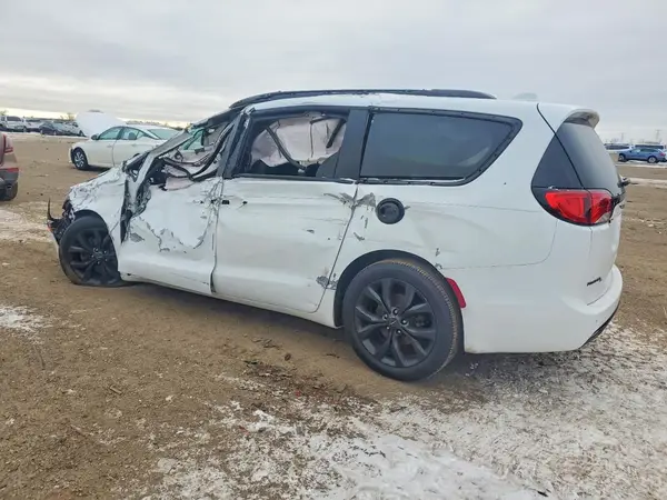 2C4RC1EG7JR356592 2018 CHRYSLER PACIFICA - Image 2