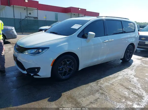 2C4RC1EG7JR358469 2018 CHRYSLER PACIFICA - Image 2