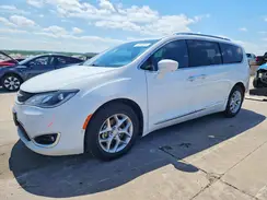 2C4RC1EG7KR549956 2019 CHRYSLER PACIFICA
