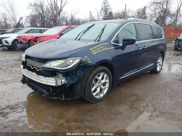 2C4RC1EG7KR588613 2019 CHRYSLER PACIFICA - Image 2