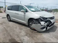 2C4RC1EG7KR673659 2019 CHRYSLER PACIFICA