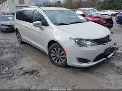 2C4RC1EG7KR702464 2019 CHRYSLER PACIFICA