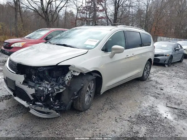 2C4RC1EG7KR702464 2019 CHRYSLER PACIFICA - Image 2