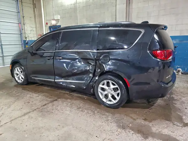 2C4RC1EG8HR506381 2017 CHRYSLER PACIFICA - Image 2