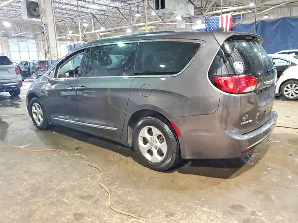 2C4RC1EG8HR514187 2017 CHRYSLER PACIFICA - Image 2