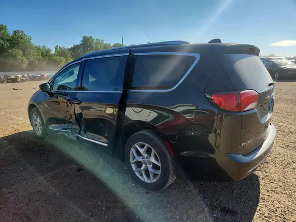 2C4RC1EG8HR533404 2017 CHRYSLER PACIFICA - Image 2