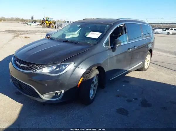 2C4RC1EG8HR538179 2017 CHRYSLER PACIFICA - Image 2