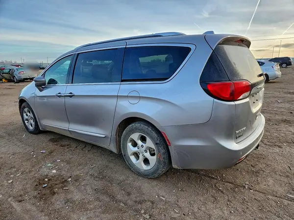2C4RC1EG8HR542197 2017 CHRYSLER PACIFICA - Image 2