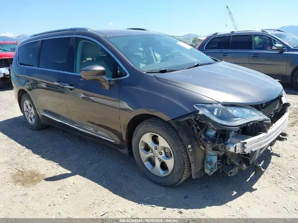 2C4RC1EG8HR543060 2017 CHRYSLER PACIFICA - Image 1