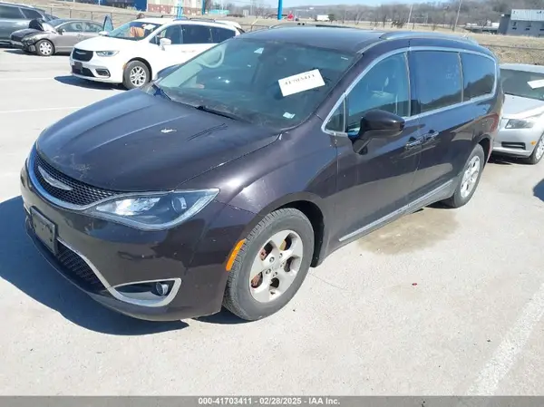 2C4RC1EG8HR543169 2017 CHRYSLER PACIFICA - Image 2