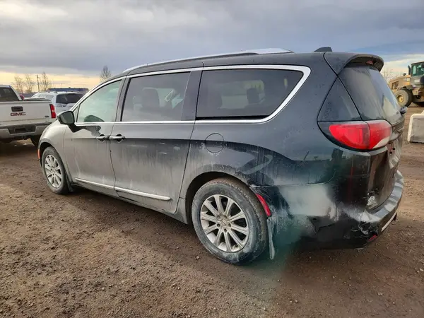 2C4RC1EG8HR544550 2017 CHRYSLER PACIFICA - Image 2