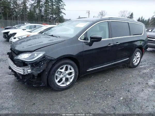2C4RC1EG8HR550977 2017 CHRYSLER PACIFICA - Image 2