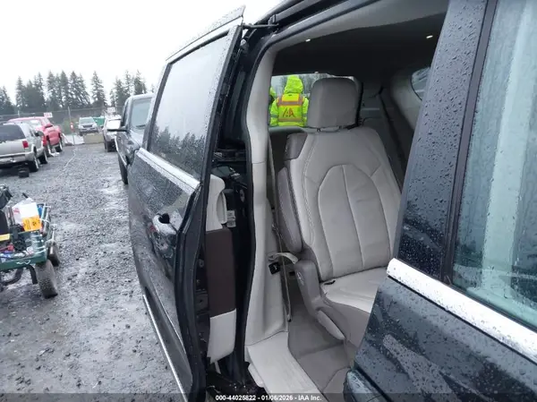2C4RC1EG8HR550977 2017 CHRYSLER PACIFICA - Image 8