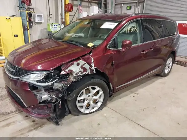 2C4RC1EG8HR551045 2017 CHRYSLER PACIFICA - Image 2