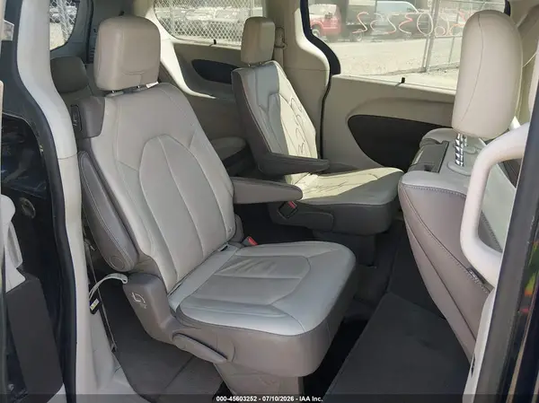 2C4RC1EG8HR556004 2017 CHRYSLER PACIFICA - Image 8