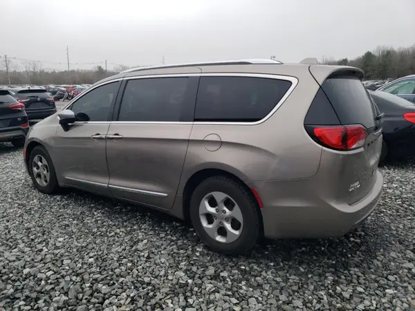 2C4RC1EG8HR559579 2017 CHRYSLER PACIFICA - Image 2